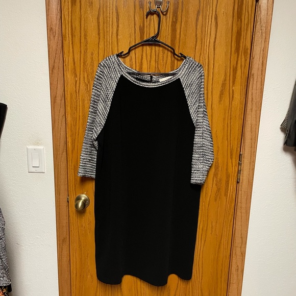Black dress by Loft - Picture 1 of 3